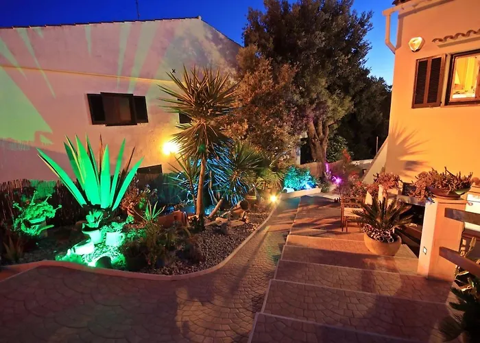 Schoenes Kleines Mit Idyllischem Blick Fuer 2 Personen * Cala Galdana